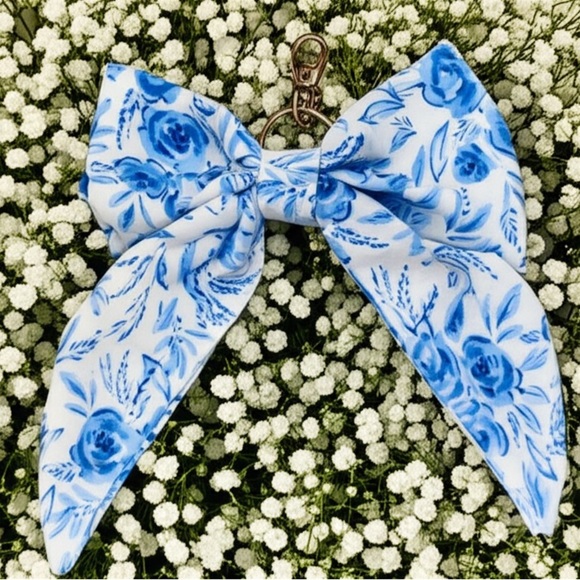 Whisper of Blooms Floral Bow Keychain - Picture 1 of 1
